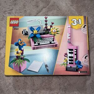 lego creator 3 in 1 typewriter with flowers 31169 new in box